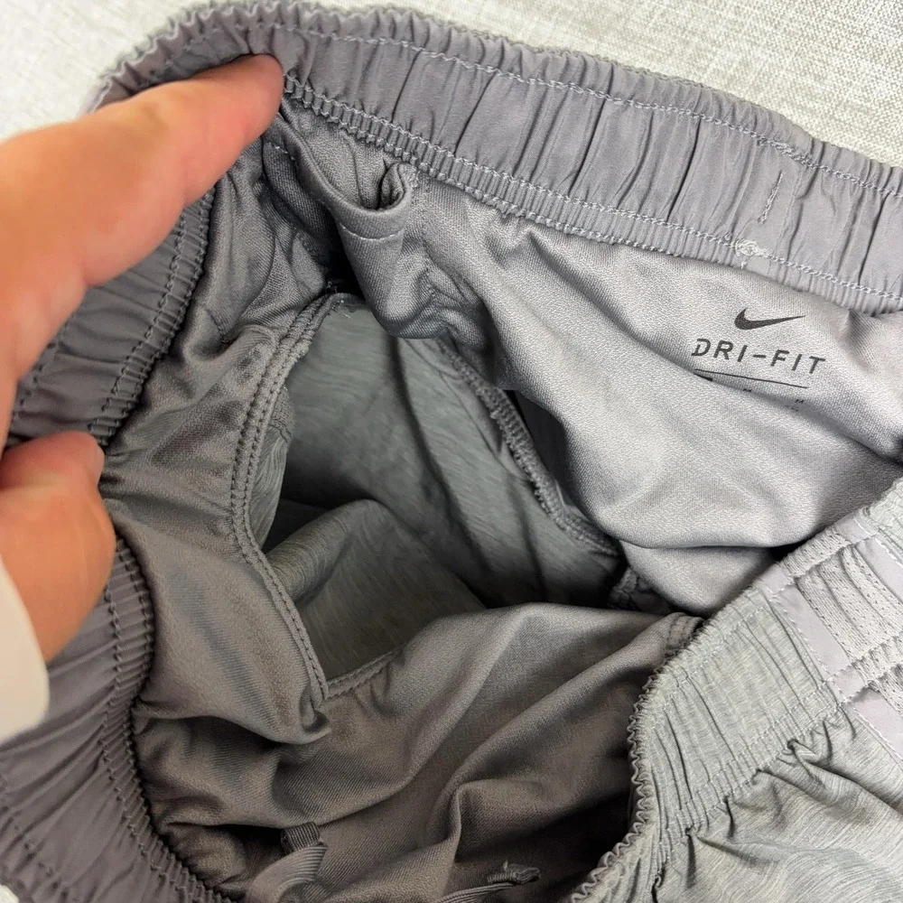 Nike Dri-FIT Running Shorts Womens M Gray 3 In Lined Athletic Pockets DB4487-067